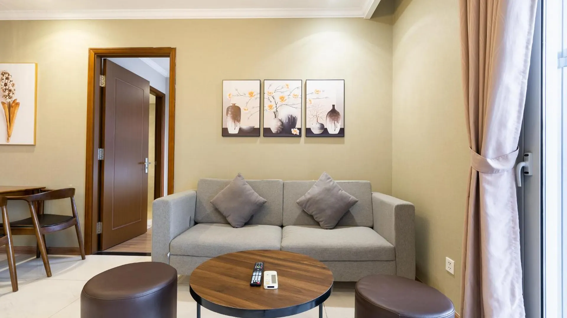 アパート Luxuria Central Residences ホーチミン市