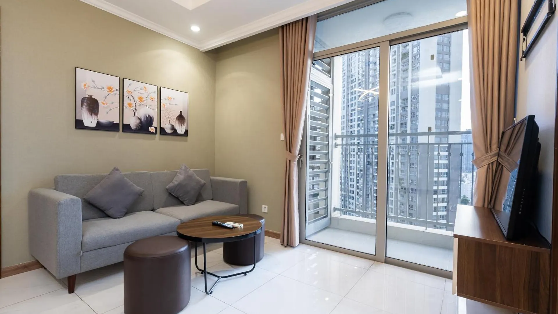 Luxuria Central Residences ホーチミン市
